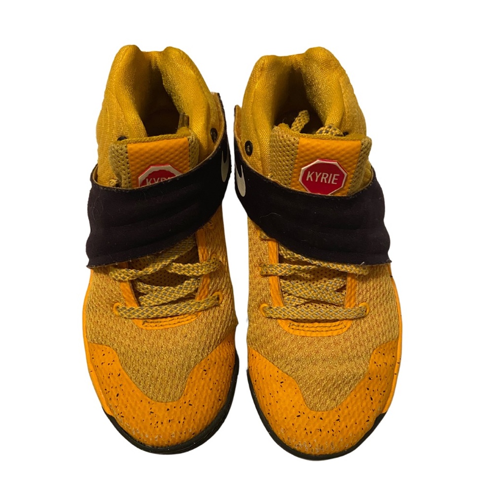 Nike school bus Kyrie kids shoes size 13c